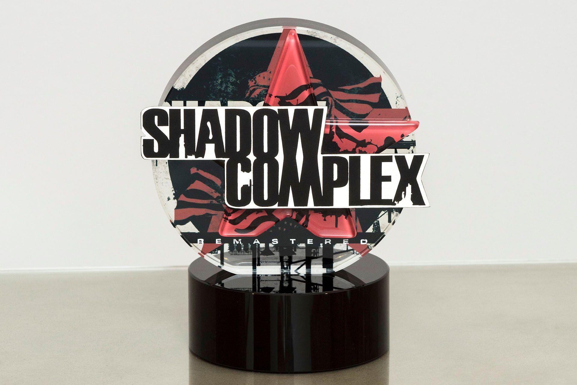 statuetka akryl Shadow Complex glasso